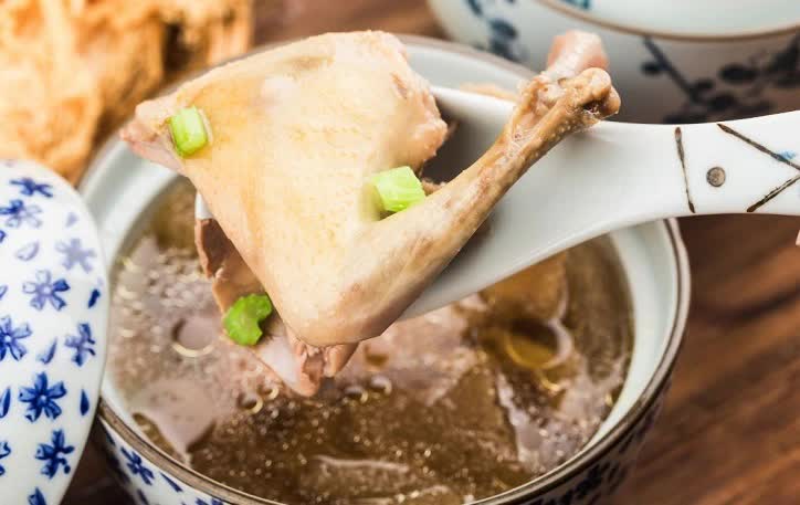 Thịt chim bồ câu bổ hơn cả thịt gà, nhưng người mắc ung thư có nên ăn chim  bồ câu không?