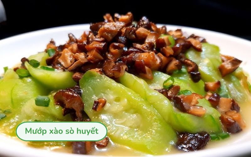 Món mướp xào sò huyết xanh mướt, sò huyết săn chắc