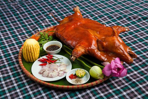 5+ địa chỉ bán lợn quay tại Hà Nội ngon nhất