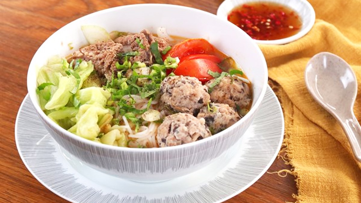 Cách nấu bún bung dọc mùng thanh đạm cực ngon hấp dẫn