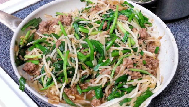 Thịt bò xào giá