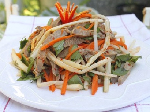 Gỏi lưỡi heo trộn ngó sen